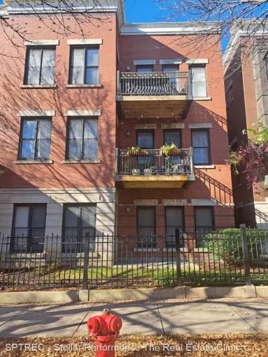Main picture of University Village Condo Association