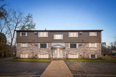 Main picture of 815 E Maple St