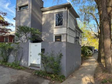 Main picture of 426 7th St NE