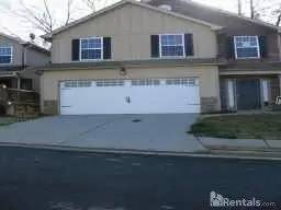 Main picture of 415 Village Way