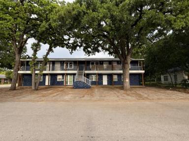 Main picture of 1014 S Waco St