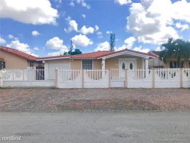 Main picture of 11930 SW 3rd St