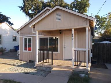Main picture of 3040 South St