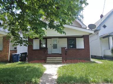 Main picture of 260 E Lake St