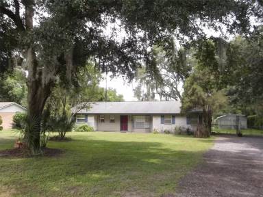 Main picture of 740 Knowles Rd