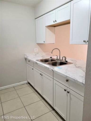Main picture of 1722 SW 69th Ter