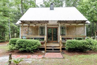 Main picture of 401 Noel C Conaway Rd