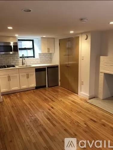Main picture of 189 Waverly Pl