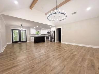 Main picture of 107 Lee Ct