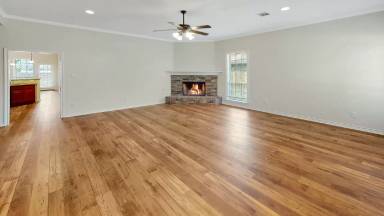 Main picture of 1014 Emerald Dove Ave