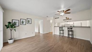 Main picture of 2814 S Bartell Dr