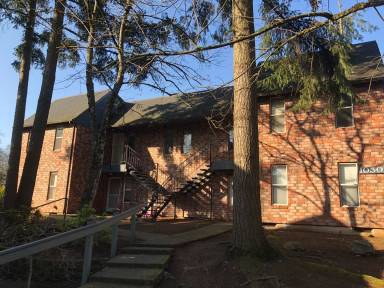 Main picture of 10503 E Burnside St