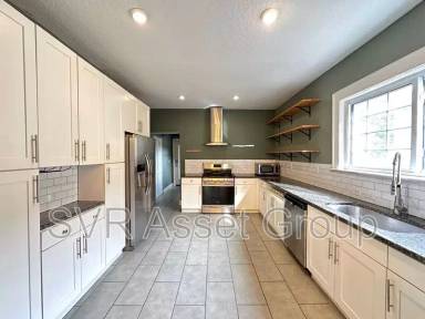 Main picture of 2887 Selma St