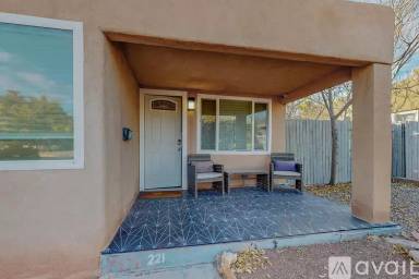 Main picture of 221 Girard Blvd SE