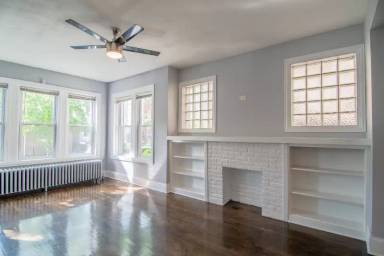 Main picture of 3024 N Avers Ave