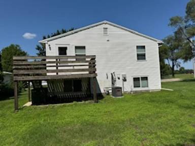 Main picture of 350 Earl St