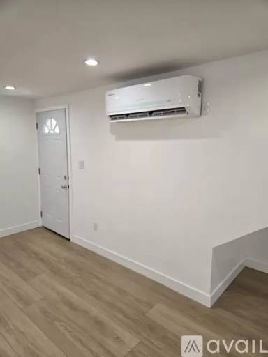 Main picture of 331 W 49th St