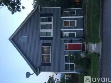 Main picture of 8 Beckman St