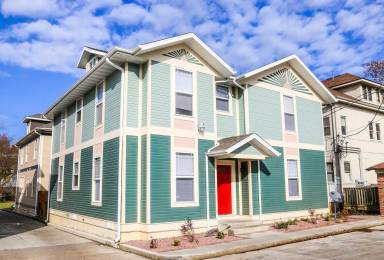 Main picture of 1014 E Walnut St