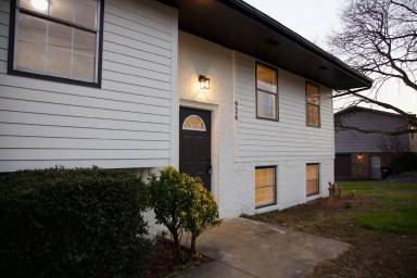 Main picture of 926 Tri Cir NE
