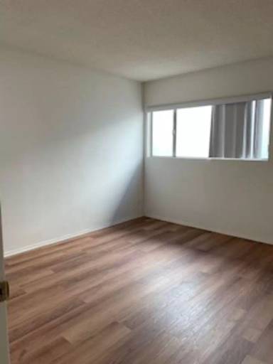 Main picture of 7071 Hawthorn Ave