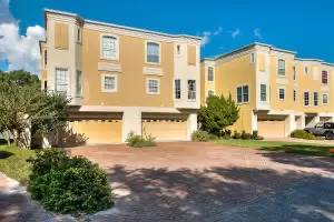 Main picture of 53 Yacht Club Dr NE