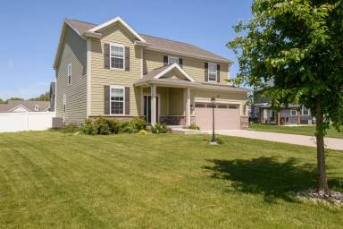 Main picture of W242N5663 Simona Dr