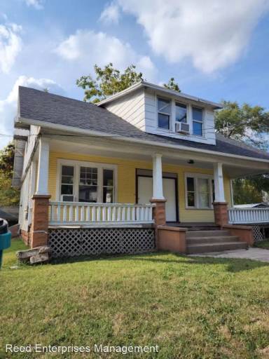 Main picture of 1465 N Grant Ave