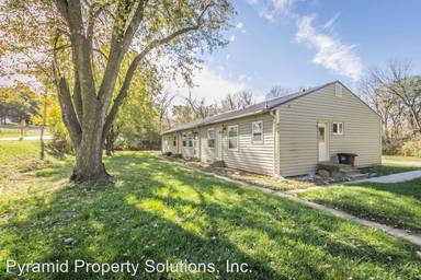 Main picture of 904 Luster Ln