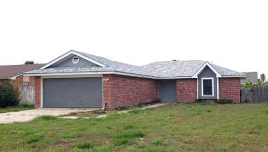 Main picture of 15417 Cuttysark St