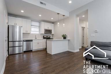 Main picture of 330 W Evergreen Ave