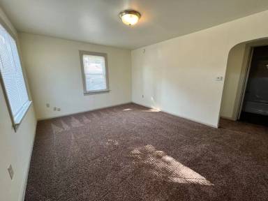 Main picture of 2413 Oxford St