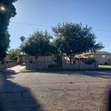 Main picture of 443 N 1st St