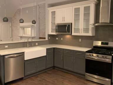 Main picture of 125 W Sharpnack St