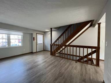 Main picture of 875 Charnwood Ln
