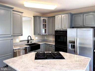 Main picture of 4000 Park Chase Dr