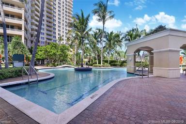 Main picture of Turnberry On the Green Condo