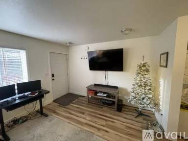 Main picture of 951 W Seldon Rd