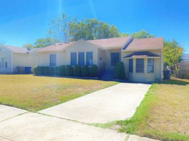 Main picture of 2322 Fenwick Dr