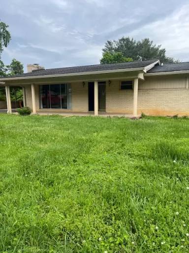 Main picture of 303 Village Dr