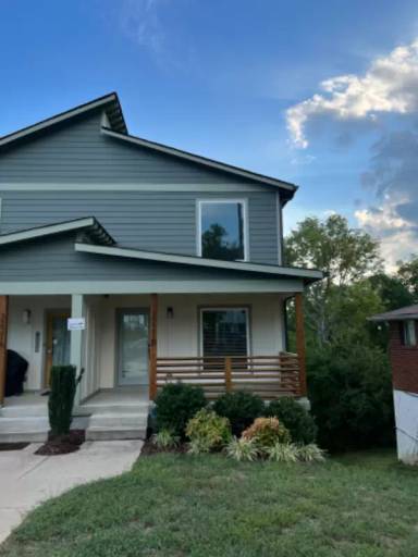 Main picture of 3221B Lincoln Ave