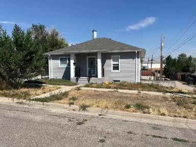 Main picture of 1138 W 11th St