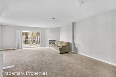 Main picture of 447 Nicoll Ave