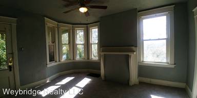 Main picture of 2453 Saturn St
