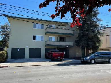 Main picture of 560 Charter St