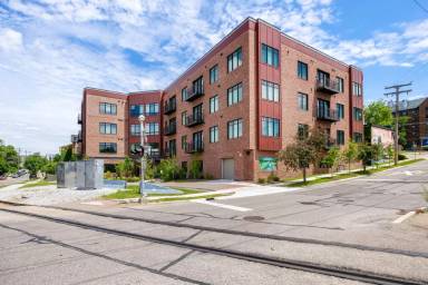 Main picture of 441 S Ashley St