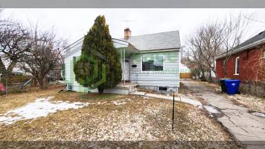 Main picture of 136 E Truman Ave