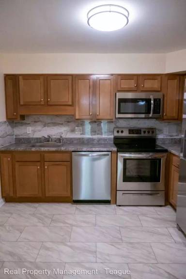 Main picture of 90 Elliot Rd