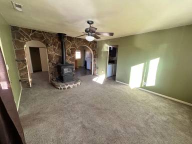 Main picture of 281 W North St