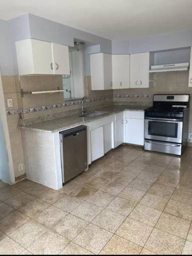 Main picture of 2615 W Estes Ave